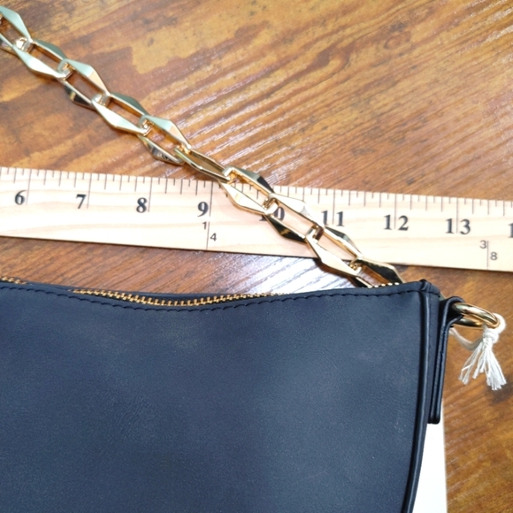 Universal Threads Black Crescent Style Chain Link Shoulder Bag - Picture 11 of 11